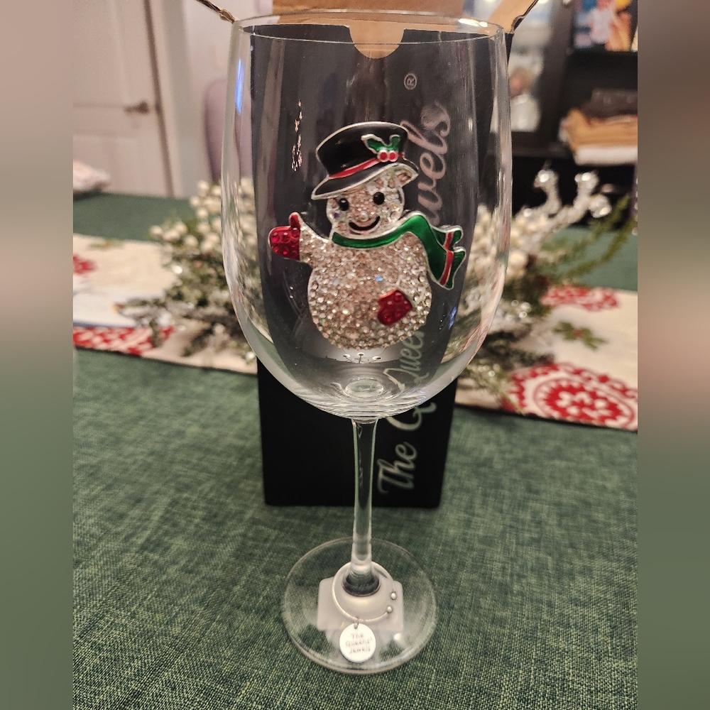 The Queens' Jewels Snowman Stemmed Wine Glass New